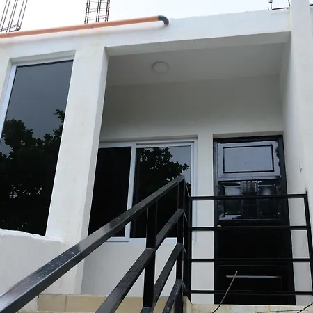 1 Apartamentos Petenchel, Por Aeropuerto Flores Peten Exterior photo