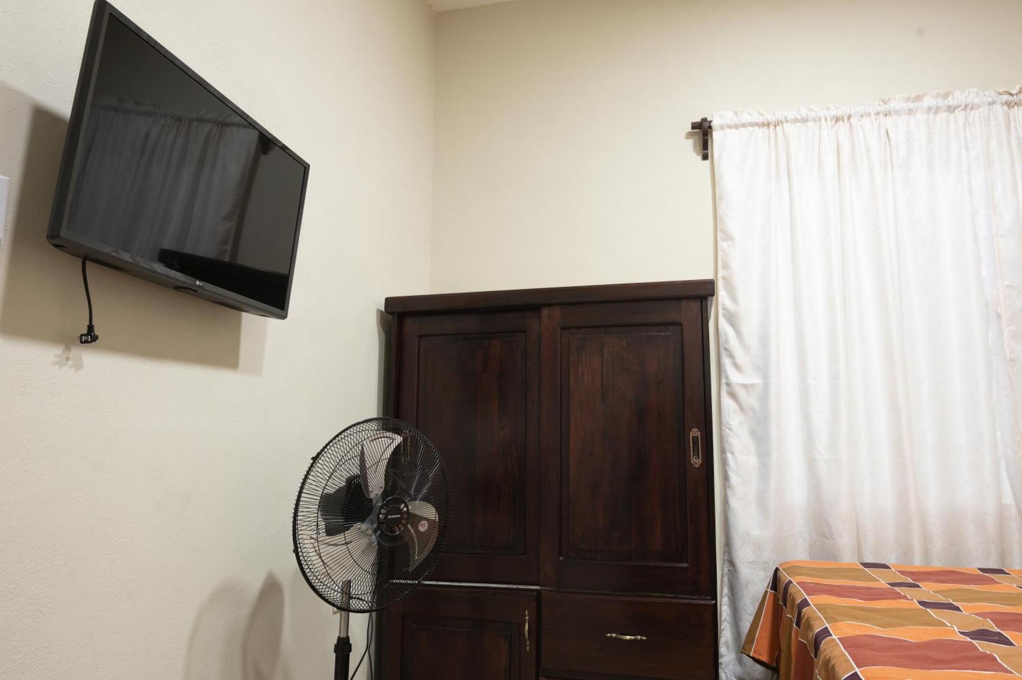 1 Petenchel, Por Aeropuerto Peten Apartment Flores